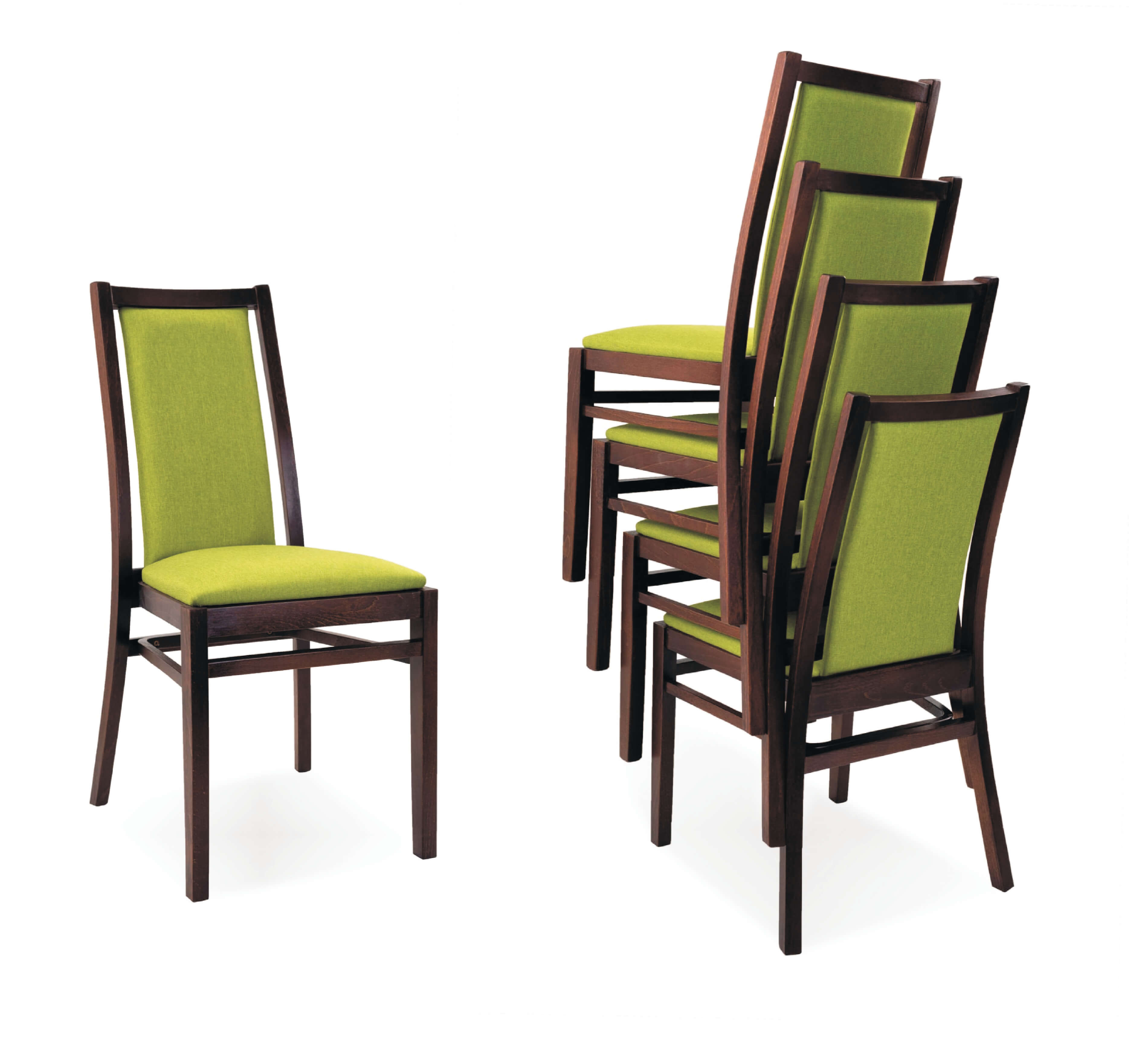 krzesła drewniane restauracyjne sztaplowane 